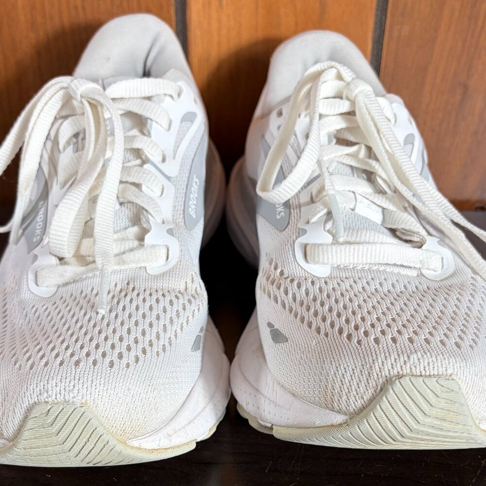 Brooks Adrenaline GTS 23 White Oyster Womens Running Shoes - Sz 7 - GUC - Picture 5 of 9